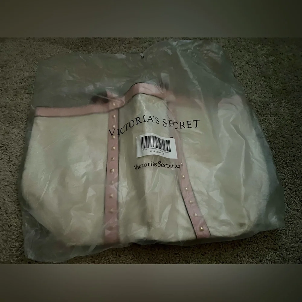 Victoria Secret NWT Pink vegan leather straps and cream canvas body bag.